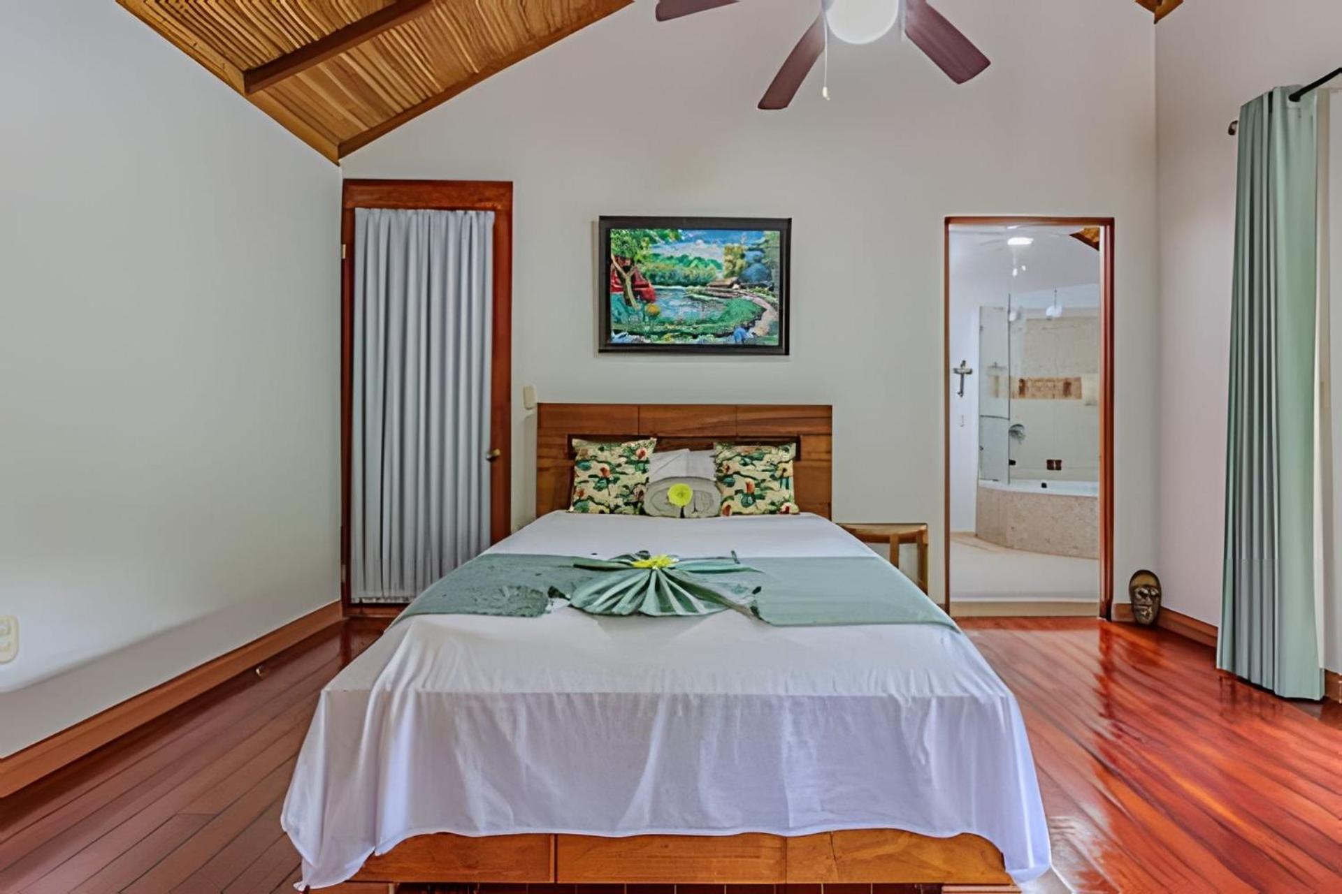 The Jungle Inn Dominicalito Bagian luar foto