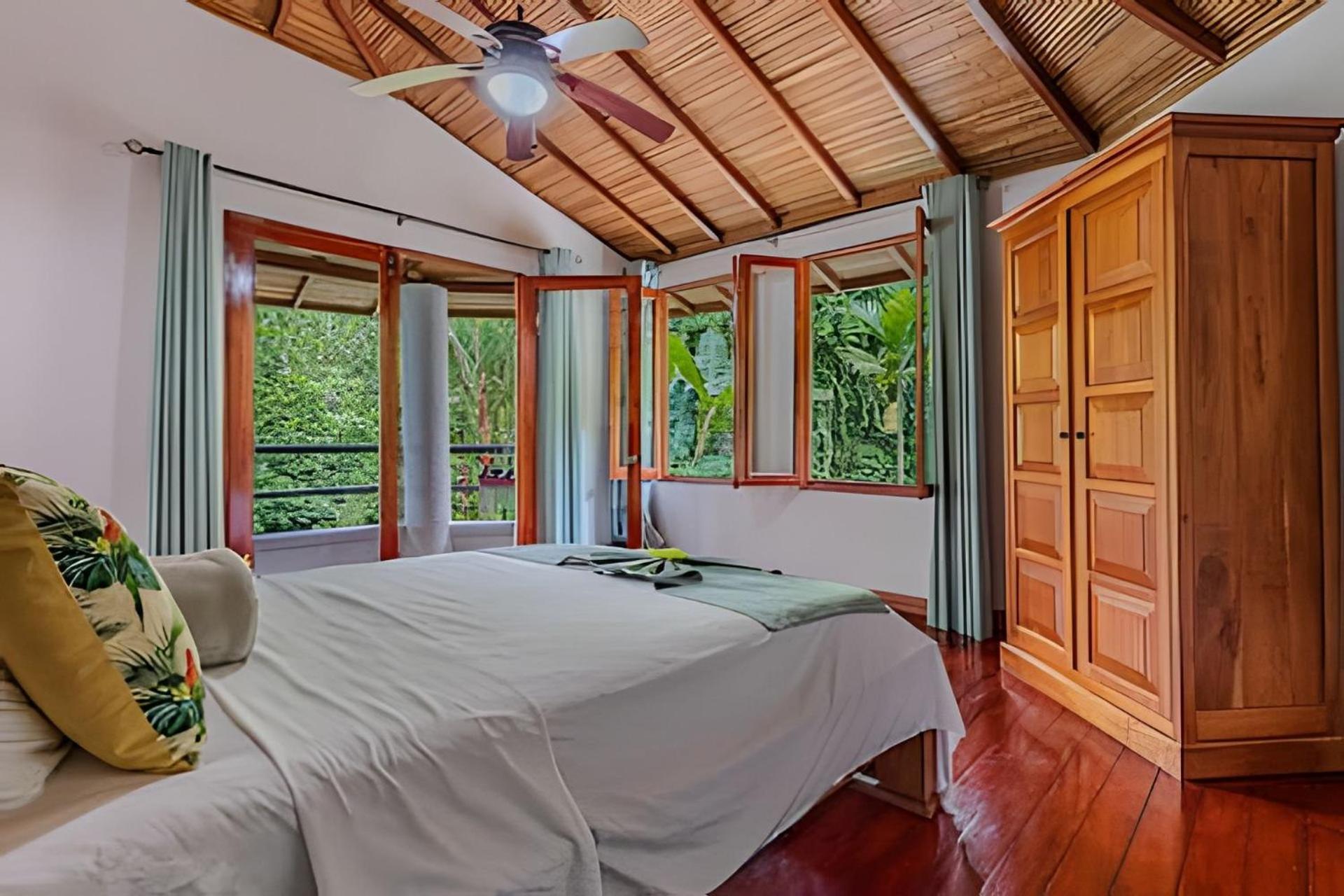 The Jungle Inn Dominicalito Bagian luar foto
