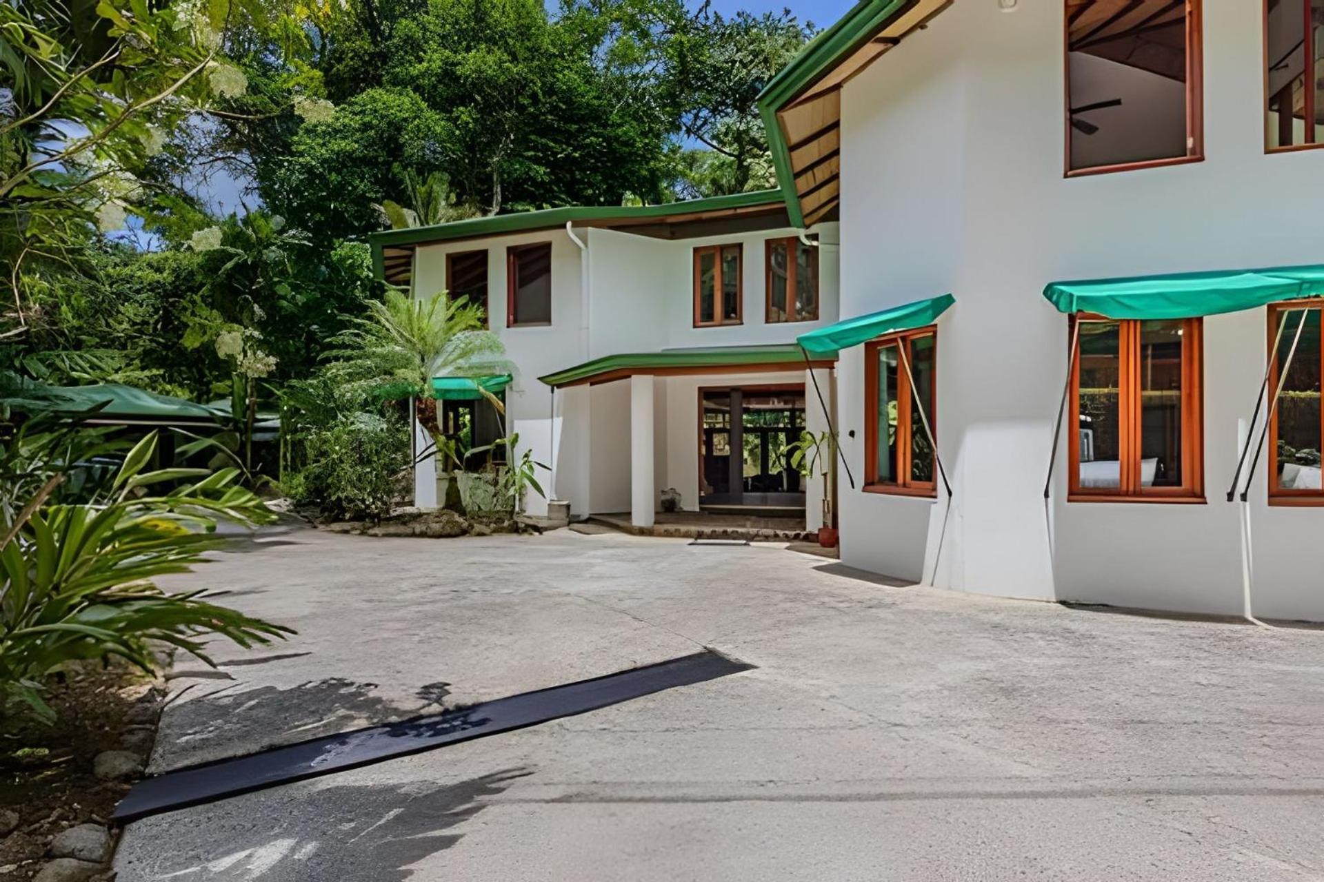 The Jungle Inn Dominicalito Bagian luar foto