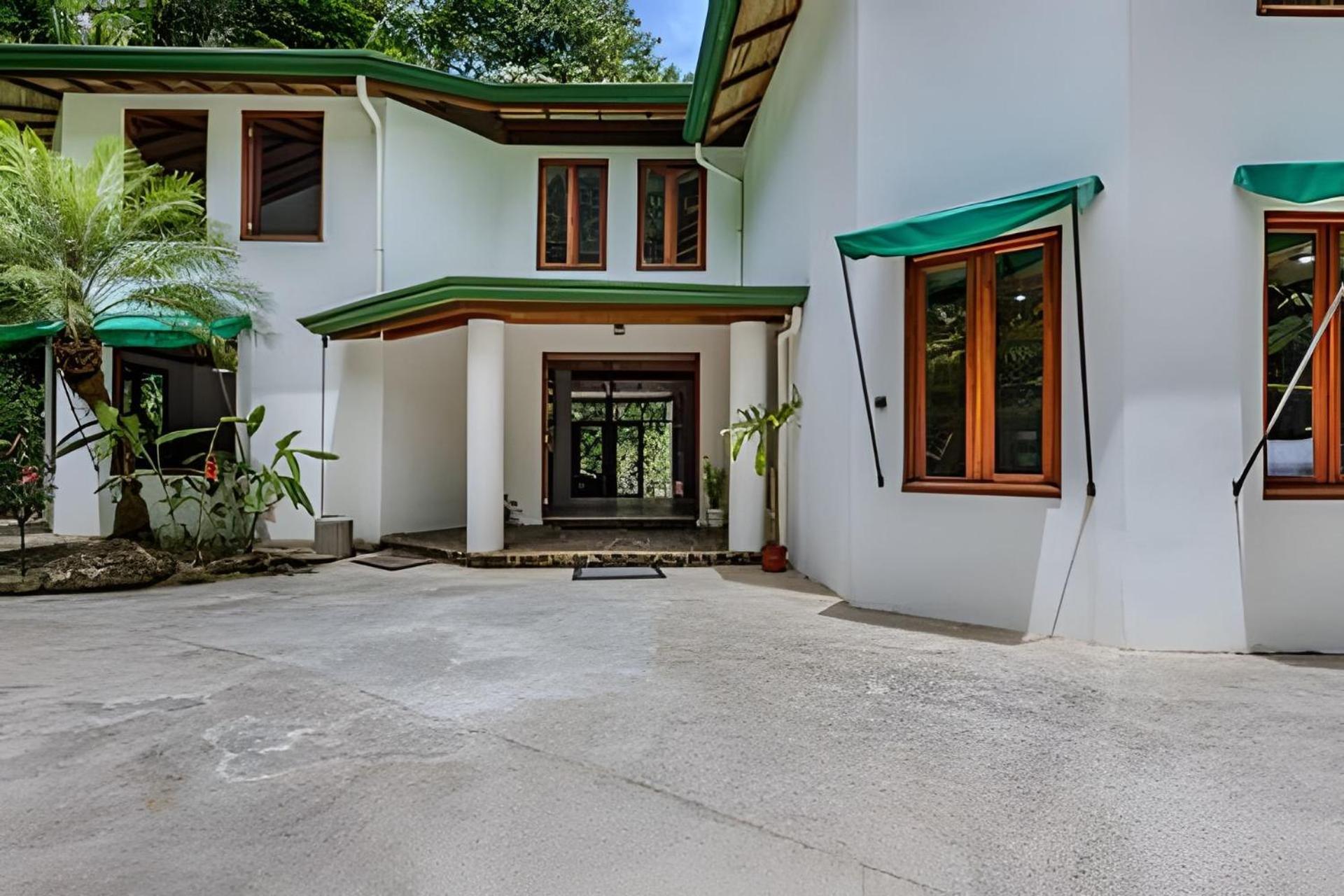 The Jungle Inn Dominicalito Bagian luar foto